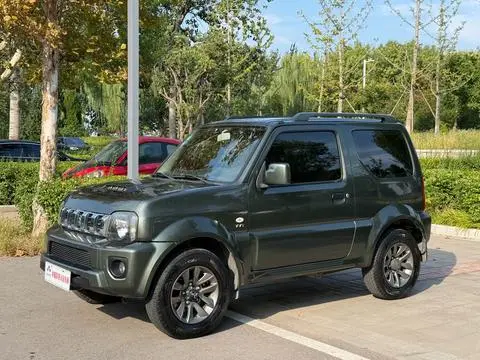 Suzuki 吉姆尼 2015