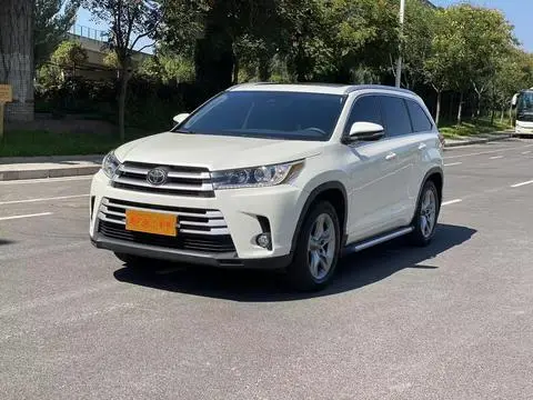 Toyota Highlander 2018 — фото 1