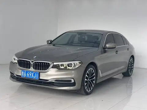 BMW 5 Series 2019 — фото 1