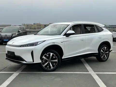 Roewe D5X DMH 2024