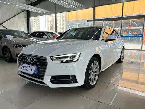 Audi A4L 2018 — фото 1