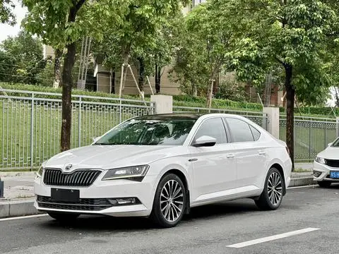 Skoda Superb 2016