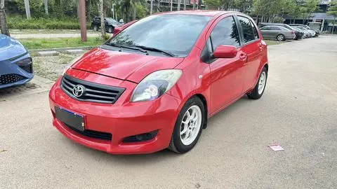 Toyota 雅力士 2011