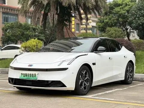 Lynk & Co 10 EM-P 2025