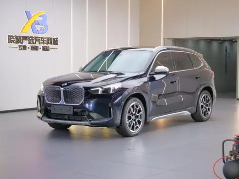 BMW iX1 2023