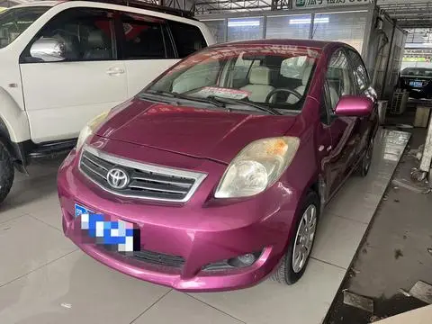 Toyota 雅力士 2011