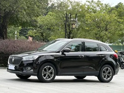 Borgward BX7 2018 — фото 1