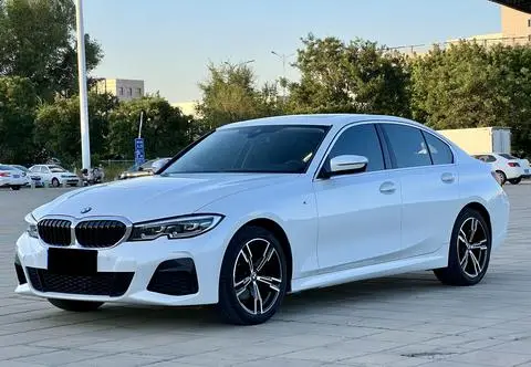 BMW 3 Series 2022 — фото 1