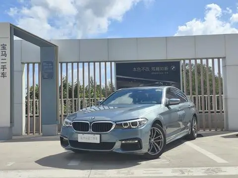BMW 5 Series 2018 — фото 1