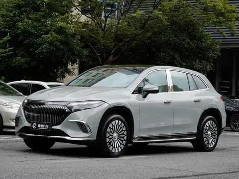 Mercedes-Benz 迈巴赫EQS SUV 2024 — фото 1