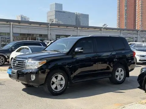 Toyota 兰德酷路泽 2015
