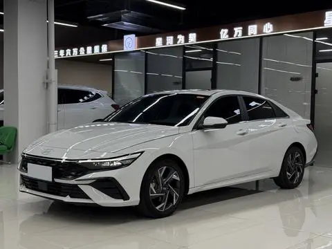 Hyundai Elantra 2023