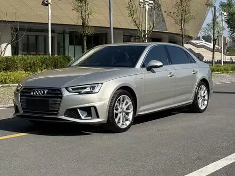Audi A4L 2019 — фото 1