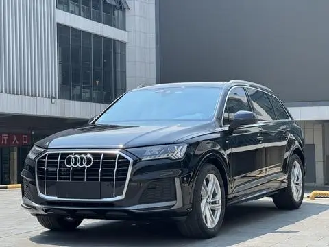 Audi Q7 2024 — фото 1