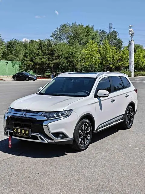 Mitsubishi 欧蓝德 2019