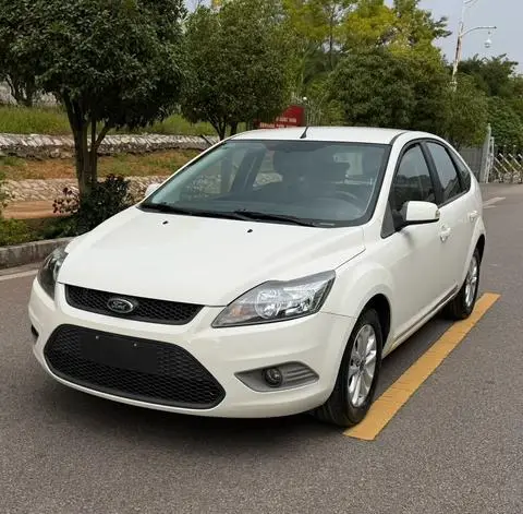 Ford Focus 2013 — фото 1