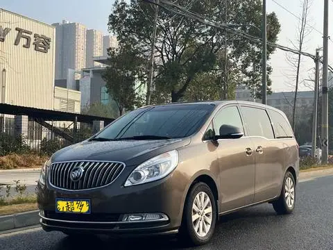 Buick GL8 2015 — фото 1