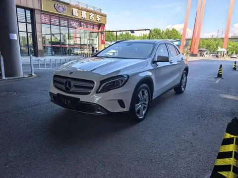 Mercedes-Benz GLA 2015