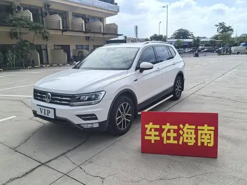 Volkswagen Tiguan L 2018 — фото 1