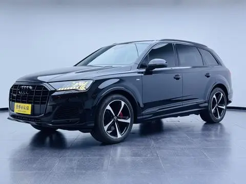 Audi Q7 2022 — фото 1