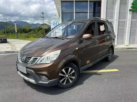 BAIC M35 2016