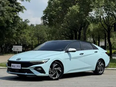 Hyundai Elantra 2023 — фото 1