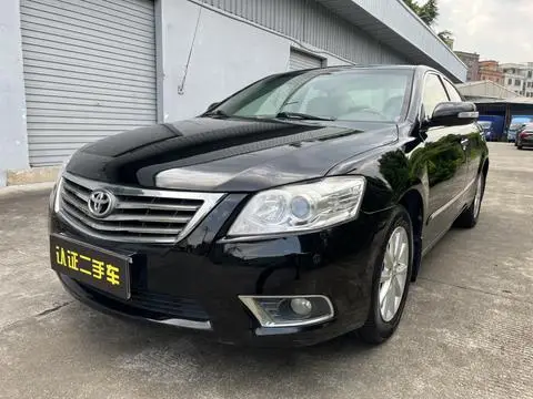 Toyota Camry 2010 — фото 1