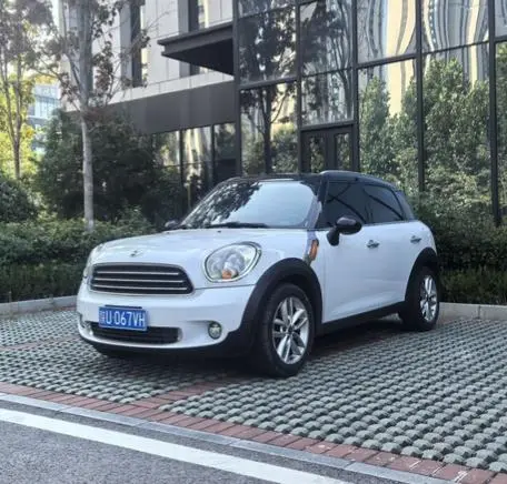 MINI COUNTRYMAN 2011