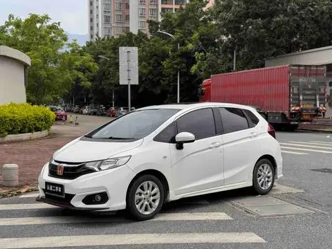 Honda Fit 2018 — фото 1