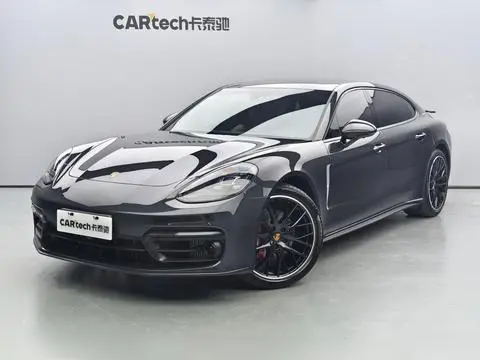 Porsche Panamera 2022