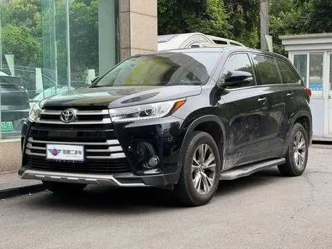 Toyota Highlander 2018 — фото 1