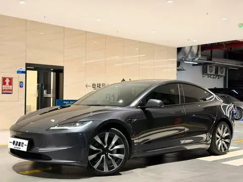 Tesla Model 3 2023 — фото 1