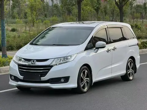 Honda 奥德赛 2015 — фото 1