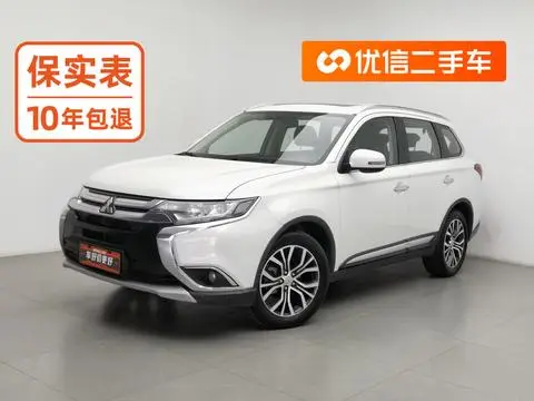 Mitsubishi 欧蓝德 2018 — фото 1
