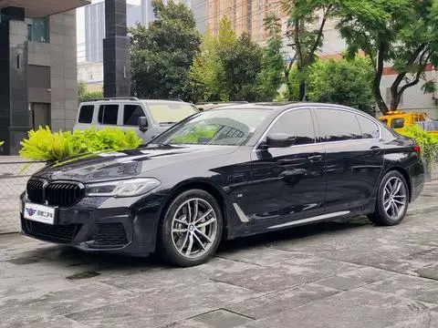 BMW 5 Series PHEV 2021 — фото 1