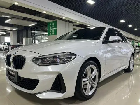 BMW 1 Series 2019 — фото 1