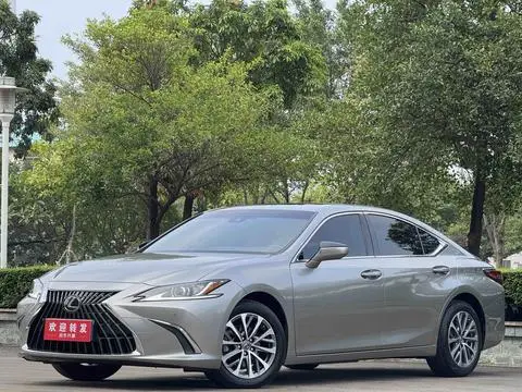 Lexus ES 2022