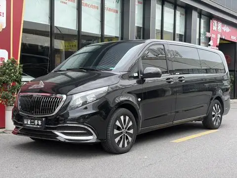 Mercedes-Benz 威霆 2023