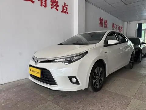 Toyota 雷凌 2015 — фото 1