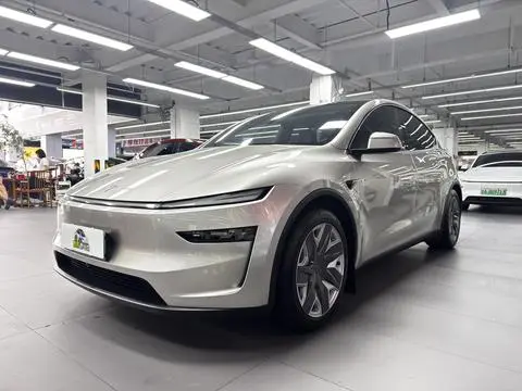 Tesla Model Y L 2026