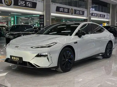 Geely E8 2024