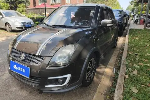 Suzuki 雨燕 2015