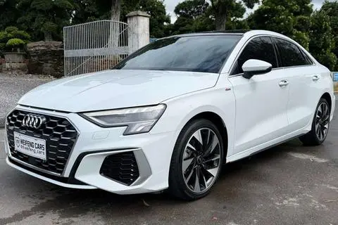 Audi A3 2023 — фото 1