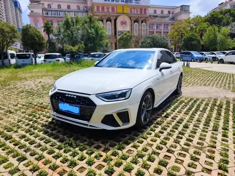Audi A4L 2020