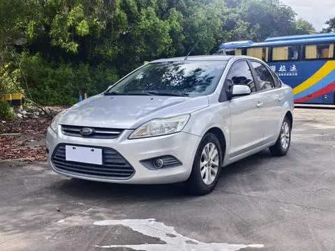 Ford Focus 2013 — фото 1