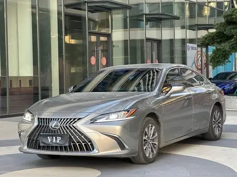 Lexus ES 2022