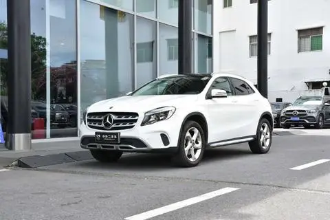 Mercedes-Benz GLA 2017 — фото 1