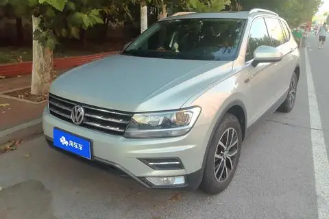 Volkswagen Tiguan L 2018 — фото 1