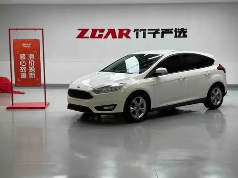 Ford Focus 2015 — фото 1