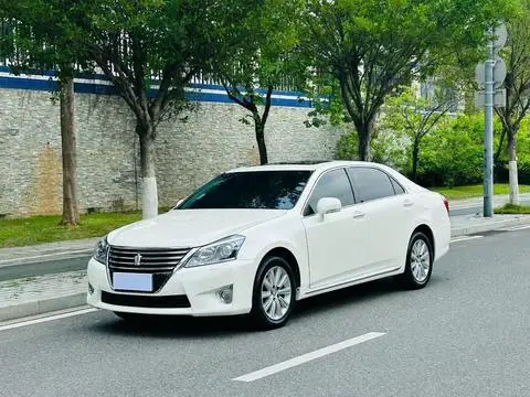Toyota Crown 2012